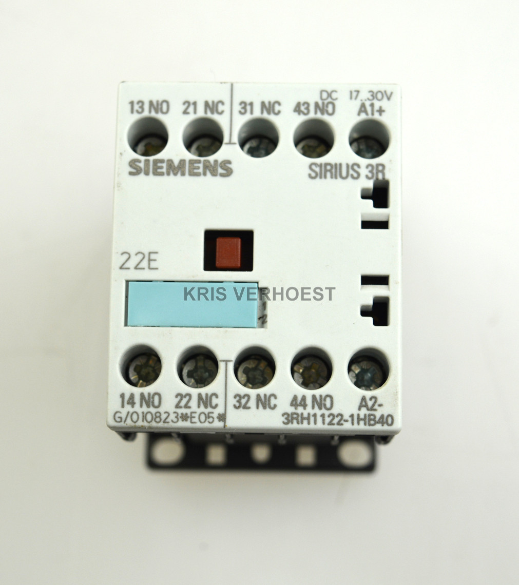 Siemens 3RH1122-1HB40 (USED)