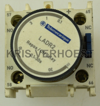 Telemecanique LA3-DR2 (USED)
