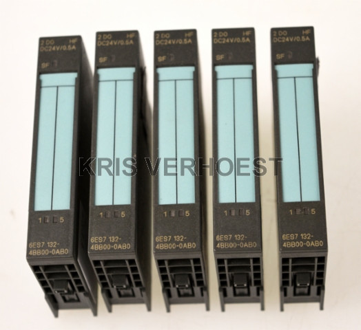 Siemens 6ES7132-4BB00-0AB0 ( price/5pcs ) (NEW)
