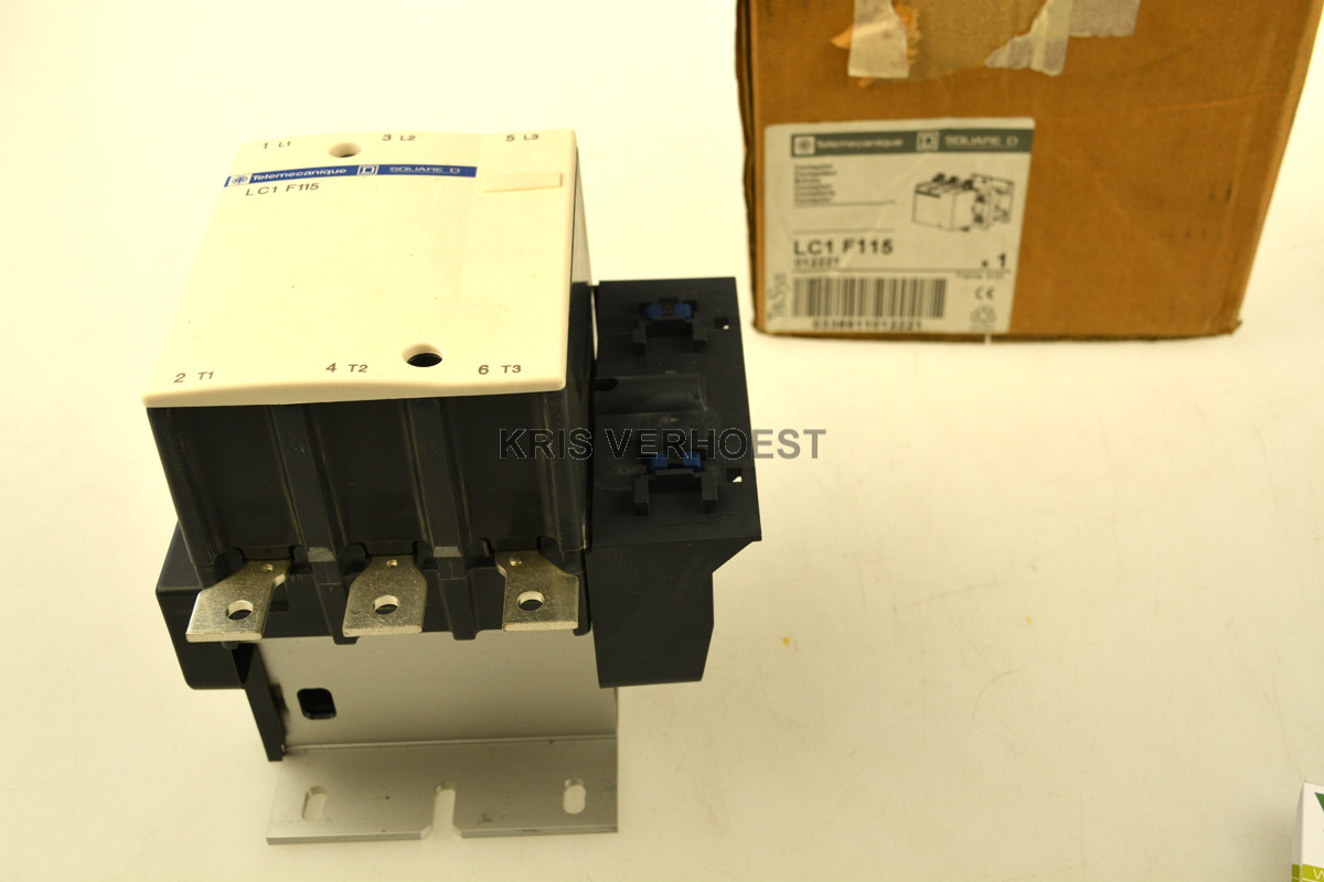 Schneider Electric 012221 (NEW)