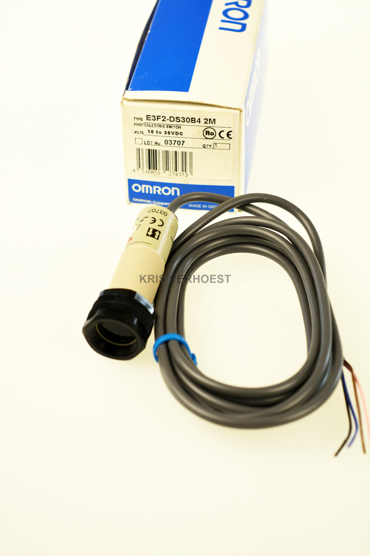 Omron E3F2-DS30B4 (NEW)