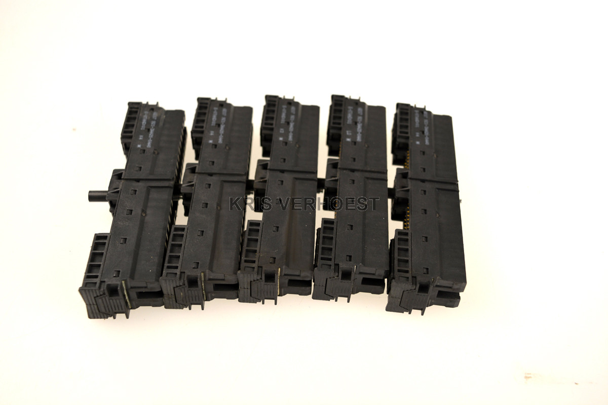 Siemens 6ES7921-3AA20-0AA0 ( price/5pcs ) (USED)