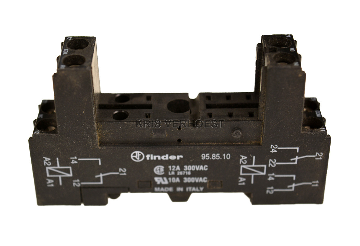 Finder 95.85.10 (USED)