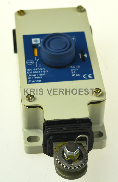 Telemecanique XY2-CH13250 (NEW)